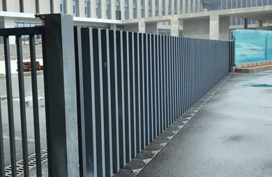 السياج الأوتوماتيكي القابل للسحب هو جهاز حديث للتحكم في الدخول